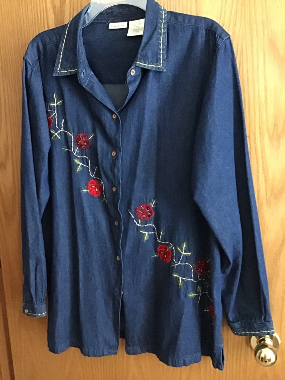 Vintage Bobbie Brooks embroidered with flowers 100% cotton denim shirt jacket.